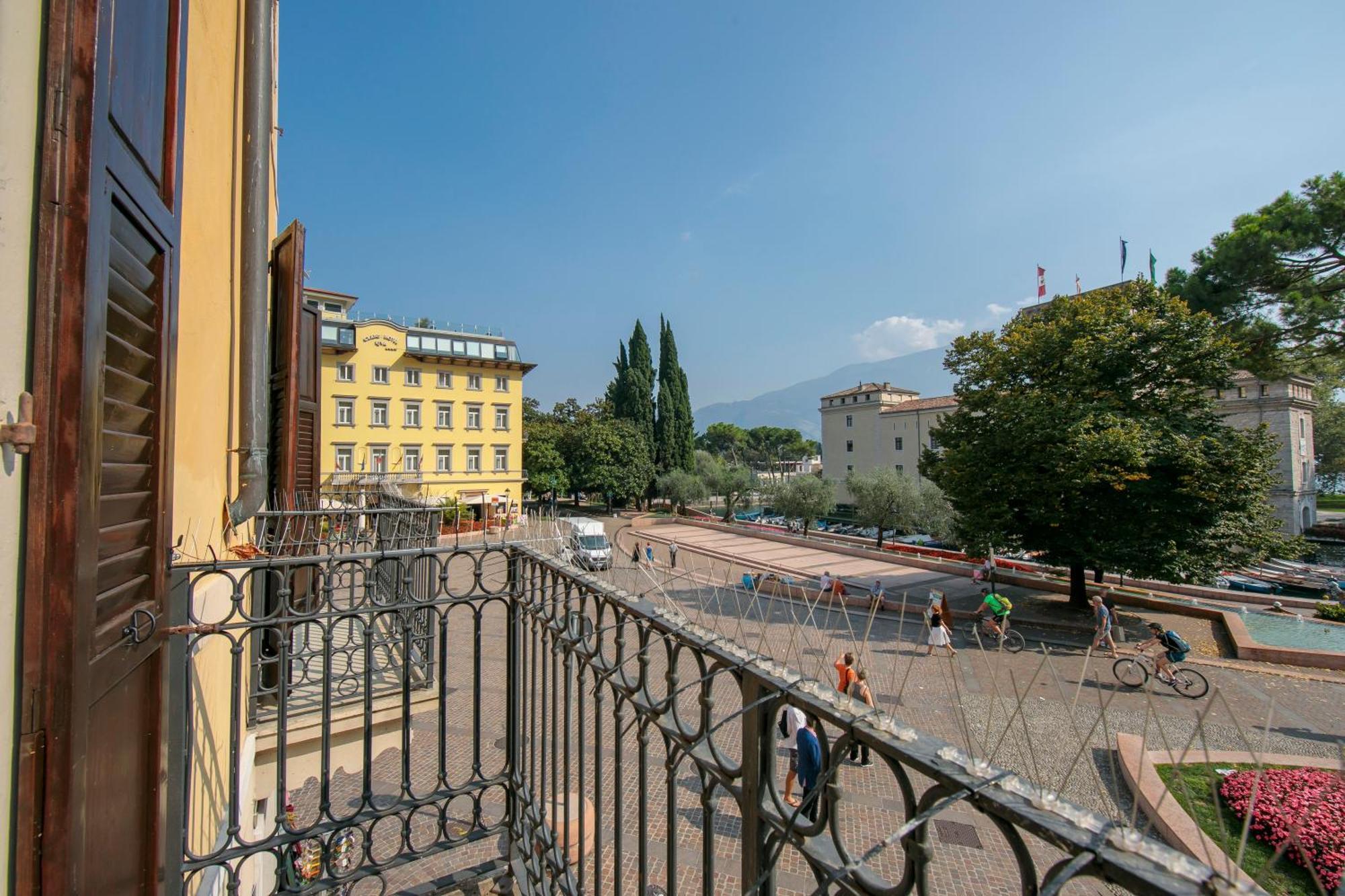 Residenza Rocca Del Lago - Happy Rentals Riva del Garda Exterior foto